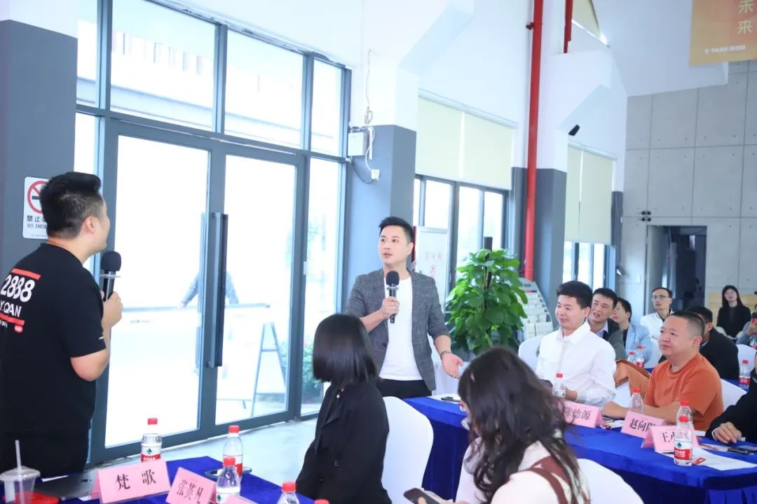 10月23日,中国质量协会在北京发布2024年中国燃油汽车行业用户满意度指数(CACSI)测评结果。 中国质量协会指出,2024年中国燃油汽车行业用户满意度指数(CACSI)为81分(满分100分),(图52) 10月23日,中国质量协会在北京发布2024年中国燃油汽车行业用户满意度指数(CACSI)测评结果。 中国质量协会指出,2024年中国燃油汽车行业用户满意度指数(CACSI)为81分(满分100分),(图52)